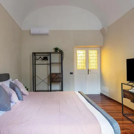 Parione アパート