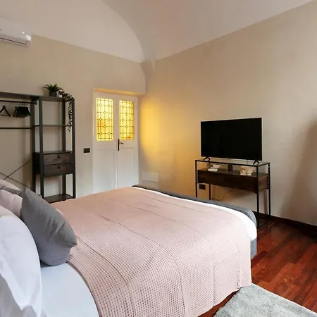 Parione アパート *