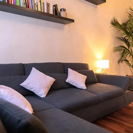 アパート Parione *